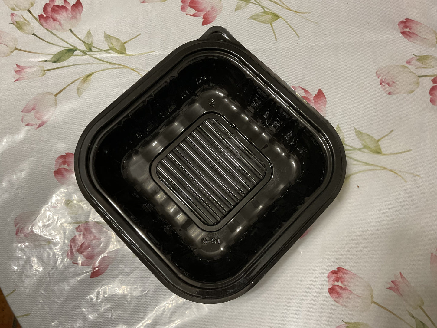 9x9”x3.5(H)PP Black Tray With Translucent Lid-Not Hinged 100 unit case