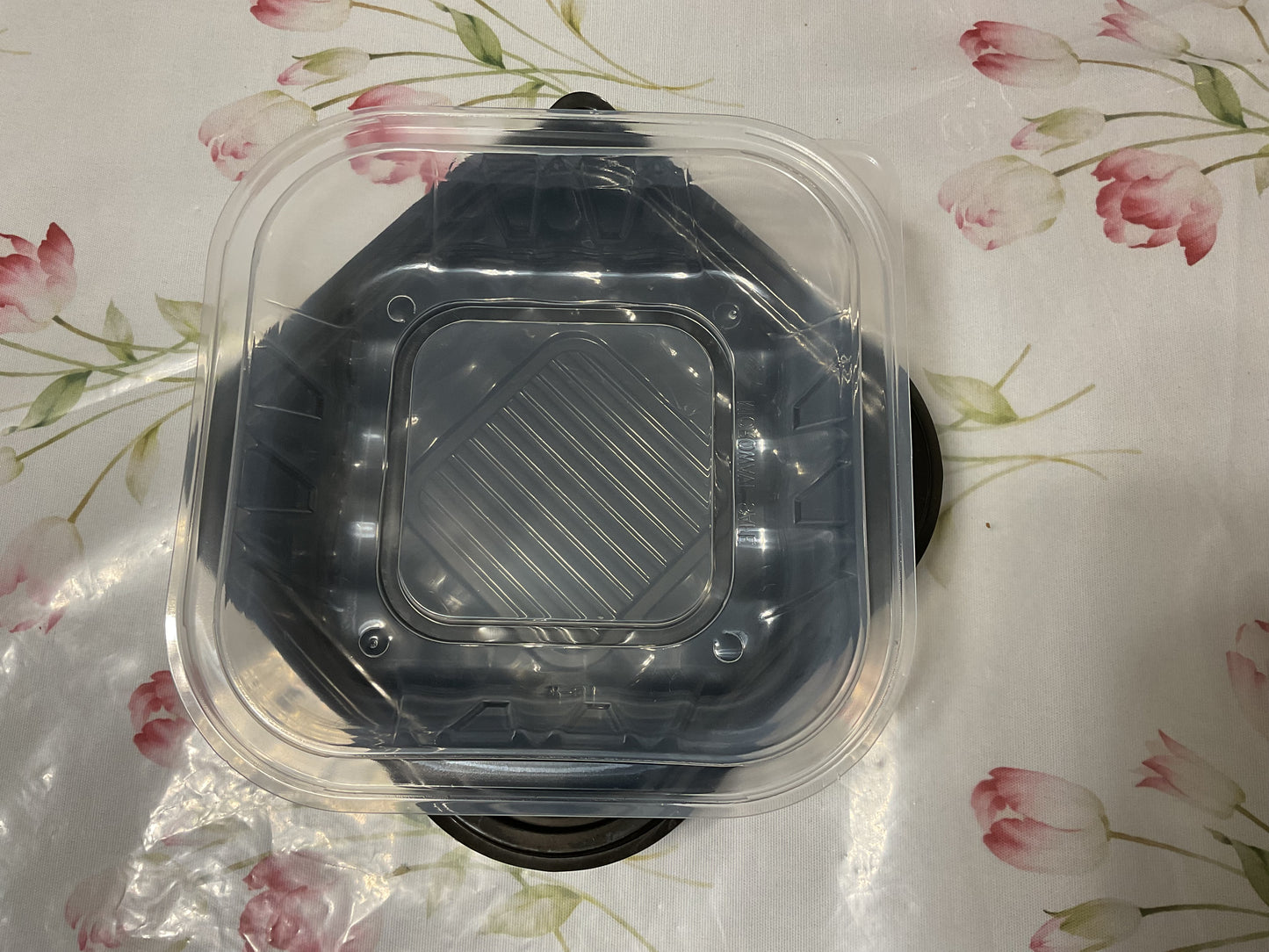 9x9”x3.5(H)PP Black Tray With Translucent Lid-Not Hinged 100 unit case