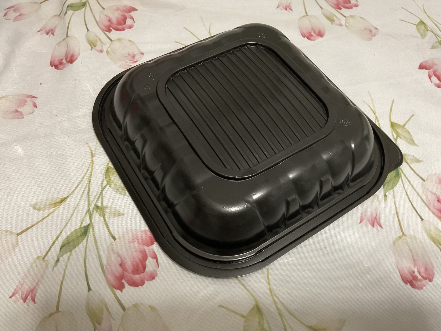 9x9”x3.5(H)PP Black Tray With Translucent Lid-Not Hinged 100 unit case