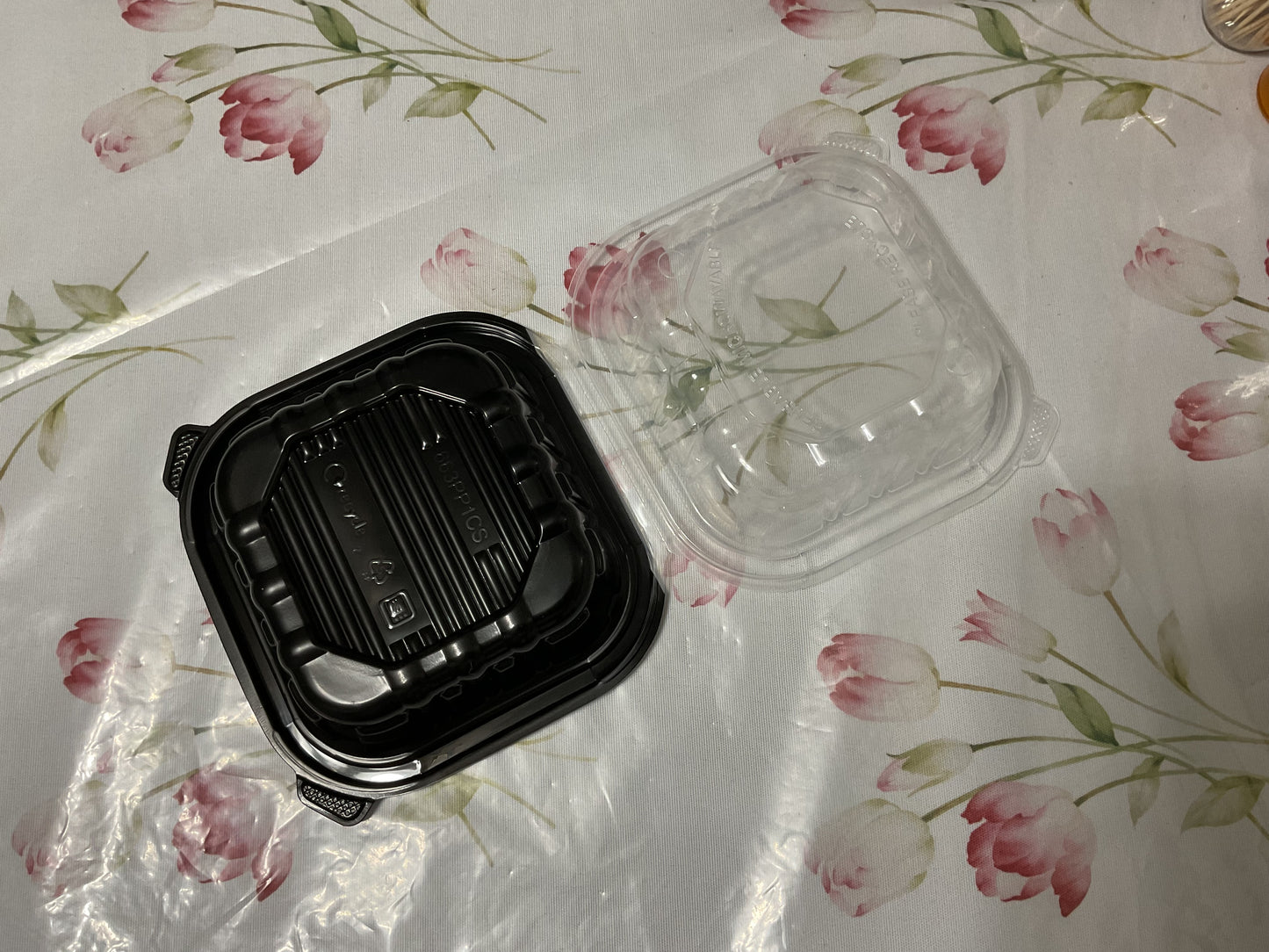6”x6”3.5(H)Black/Clear Take-Out Clamshell 300 case