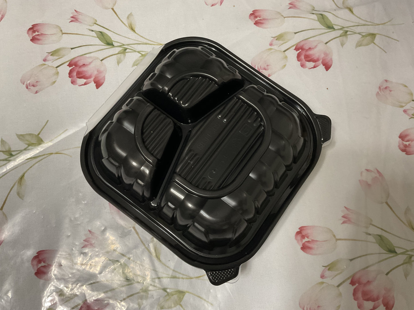 8”x8” 3-Conpartment Black/Clear Take out Clamshell 150 case