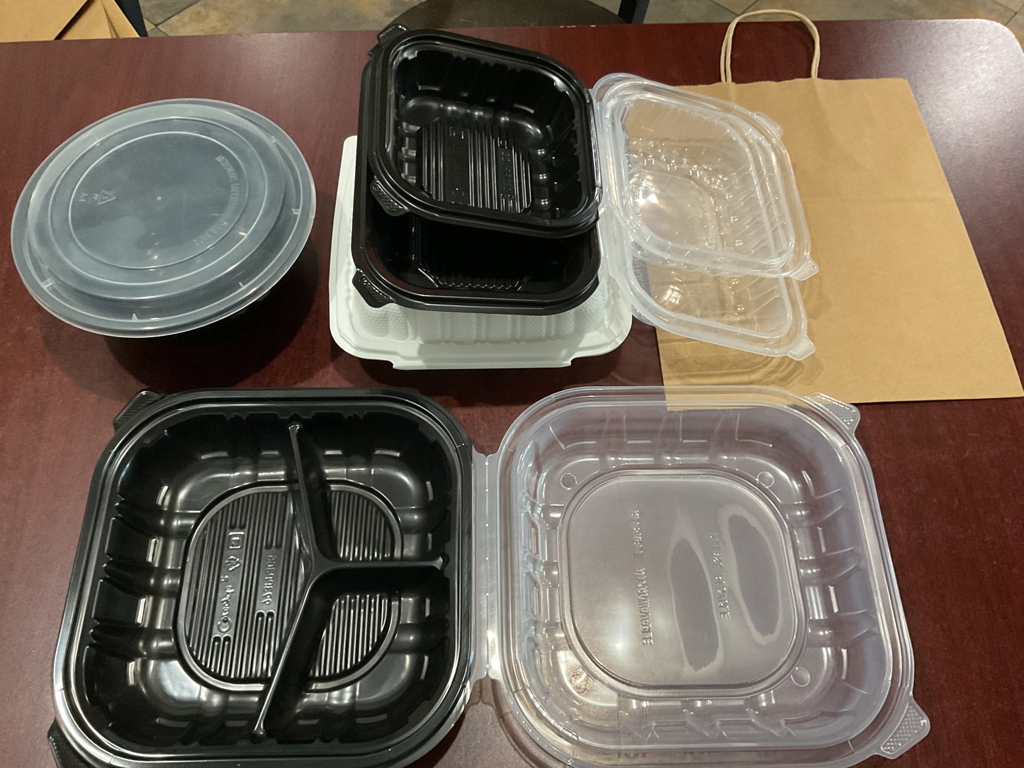 9”x9”3-Conpartment Black/Clear Take out Clamshell 150 case